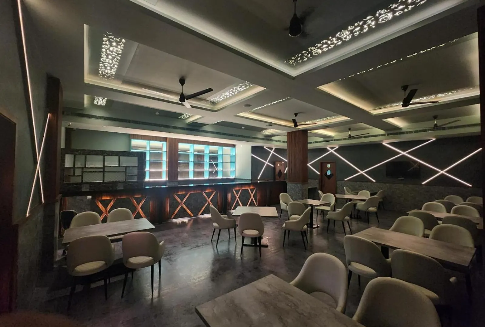 Vv'S Lakshmi Inn Thekkumkara