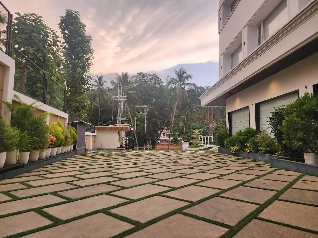 Hotel Vv'S Lakshmi Inn Thekkumkara